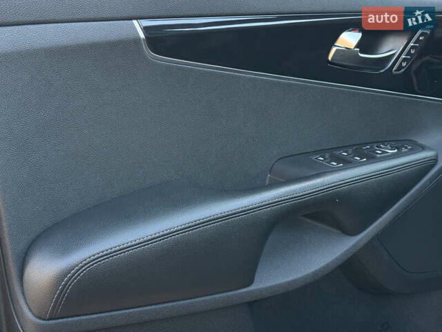 Сірий Кіа Соренто, об'ємом двигуна 2.2 л та пробігом 223 тис. км за 20750 $, фото 79 на Automoto.ua