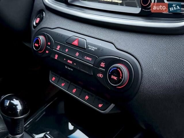 Серый Киа Соренто, объемом двигателя 2.2 л и пробегом 193 тыс. км за 21300 $, фото 45 на Automoto.ua