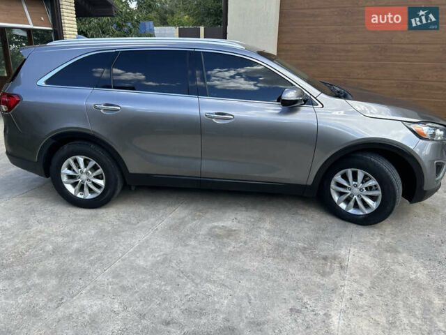 Серый Киа Соренто, объемом двигателя 2.36 л и пробегом 188 тыс. км за 14999 $, фото 15 на Automoto.ua