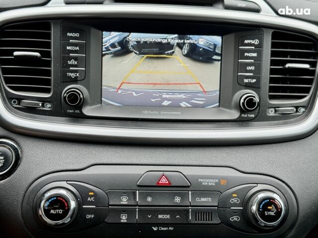 Серый Киа Соренто, объемом двигателя 2.4 л и пробегом 164 тыс. км за 15000 $, фото 12 на Automoto.ua