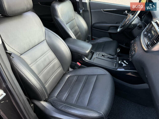 Сірий Кіа Соренто, об'ємом двигуна 2.2 л та пробігом 223 тис. км за 20750 $, фото 97 на Automoto.ua