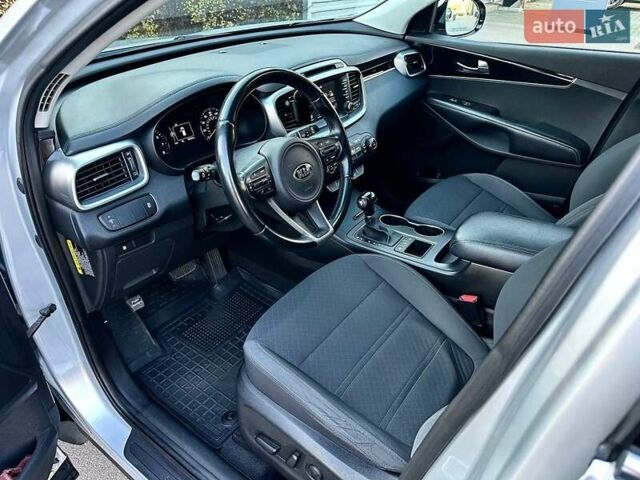 Серый Киа Соренто, объемом двигателя 2.36 л и пробегом 137 тыс. км за 16700 $, фото 8 на Automoto.ua