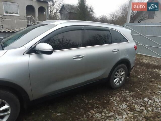 Серый Киа Соренто, объемом двигателя 2.36 л и пробегом 156 тыс. км за 16000 $, фото 9 на Automoto.ua