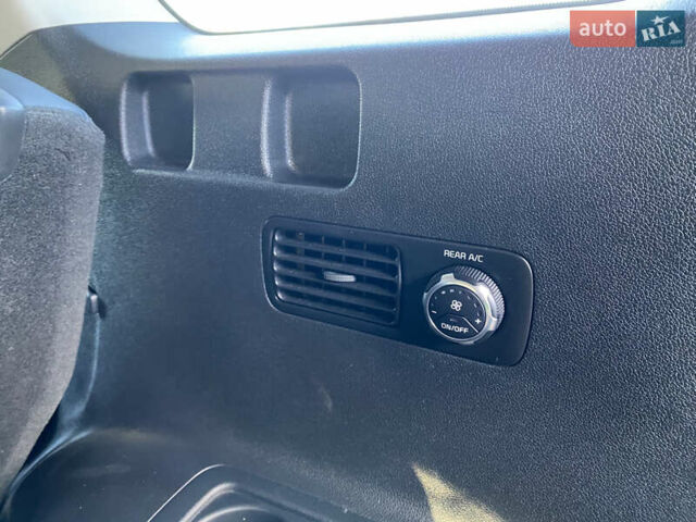 Серый Киа Соренто, объемом двигателя 3.34 л и пробегом 115 тыс. км за 15250 $, фото 16 на Automoto.ua