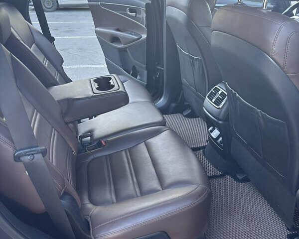 Серый Киа Соренто, объемом двигателя 2 л и пробегом 205 тыс. км за 23300 $, фото 7 на Automoto.ua