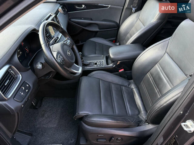 Сірий Кіа Соренто, об'ємом двигуна 2.2 л та пробігом 223 тис. км за 20750 $, фото 45 на Automoto.ua