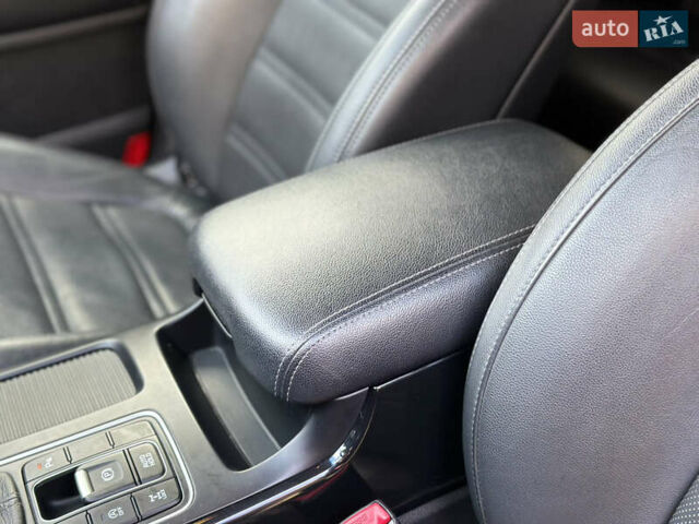 Серый Киа Соренто, объемом двигателя 2.2 л и пробегом 149 тыс. км за 21000 $, фото 51 на Automoto.ua
