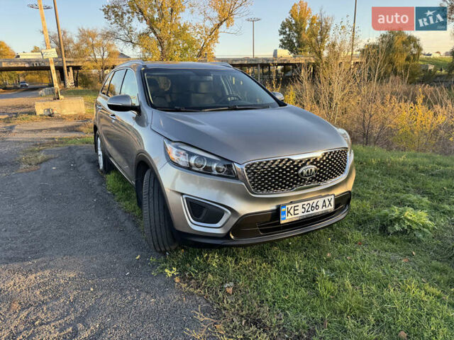 Серый Киа Соренто, объемом двигателя 2.4 л и пробегом 125 тыс. км за 14900 $, фото 3 на Automoto.ua