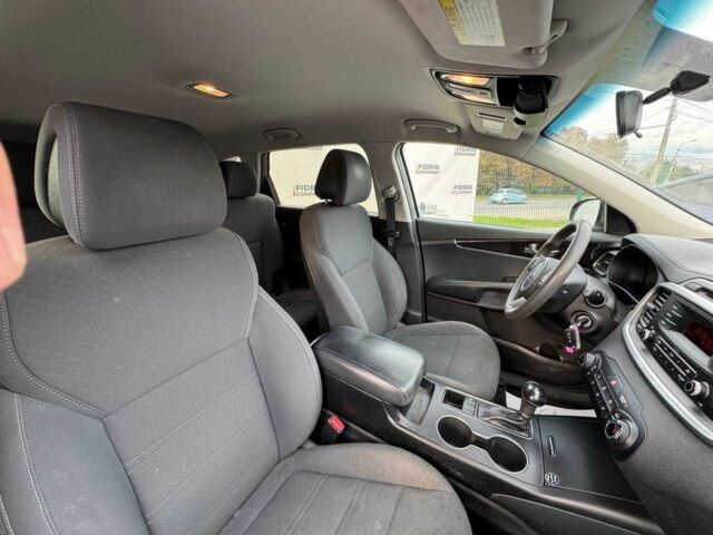 Сірий Кіа Соренто, об'ємом двигуна 2.4 л та пробігом 214 тис. км за 10900 $, фото 10 на Automoto.ua