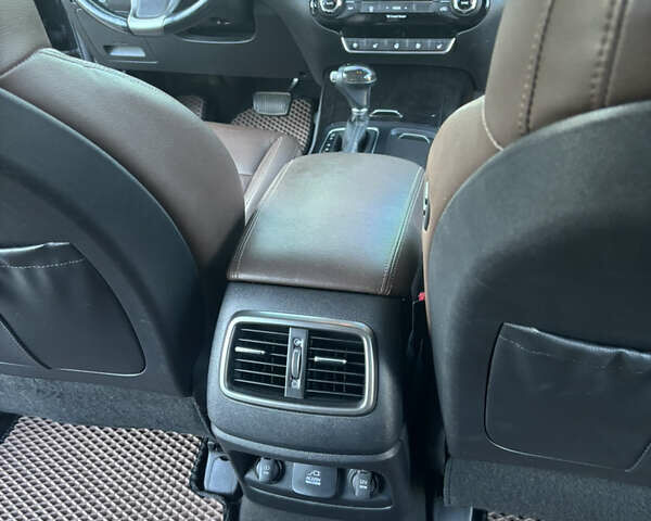 Серый Киа Соренто, объемом двигателя 2 л и пробегом 205 тыс. км за 23300 $, фото 9 на Automoto.ua