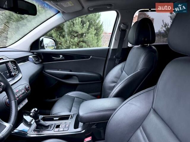Серый Киа Соренто, объемом двигателя 2.2 л и пробегом 193 тыс. км за 21300 $, фото 25 на Automoto.ua
