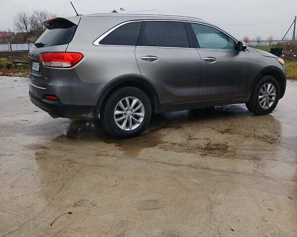 Серый Киа Соренто, объемом двигателя 2.36 л и пробегом 110 тыс. км за 14000 $, фото 7 на Automoto.ua