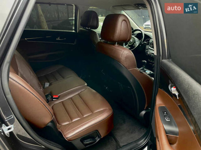 Сірий Кіа Соренто, об'ємом двигуна 2 л та пробігом 90 тис. км за 21900 $, фото 11 на Automoto.ua