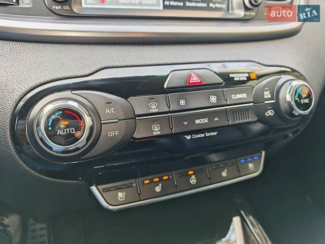 Сірий Кіа Соренто, об'ємом двигуна 2.2 л та пробігом 201 тис. км за 20500 $, фото 68 на Automoto.ua