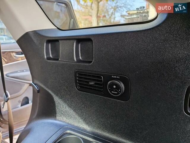 Сірий Кіа Соренто, об'ємом двигуна 2.2 л та пробігом 201 тис. км за 20500 $, фото 33 на Automoto.ua