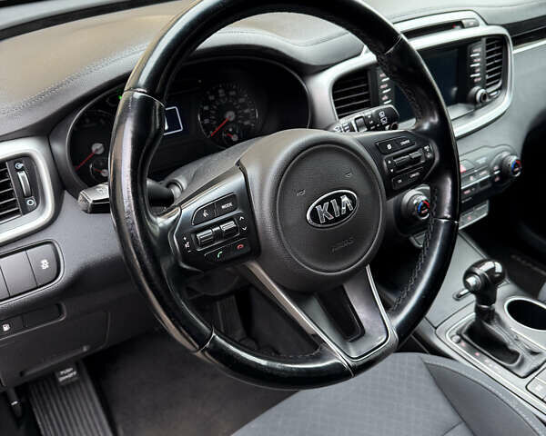 Серый Киа Соренто, объемом двигателя 2.4 л и пробегом 137 тыс. км за 15700 $, фото 19 на Automoto.ua