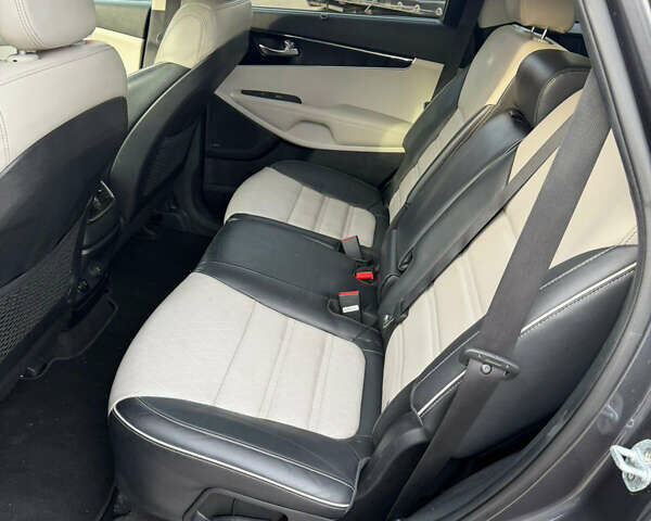 Серый Киа Соренто, объемом двигателя 2.2 л и пробегом 172 тыс. км за 22999 $, фото 11 на Automoto.ua