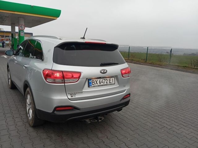 Серый Киа Соренто, объемом двигателя 4 л и пробегом 56 тыс. км за 327 $, фото 2 на Automoto.ua