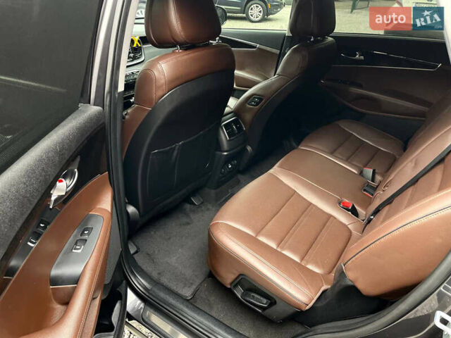 Сірий Кіа Соренто, об'ємом двигуна 2 л та пробігом 90 тис. км за 21900 $, фото 9 на Automoto.ua