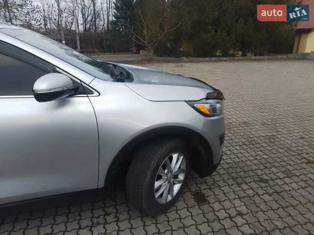 Серый Киа Соренто, объемом двигателя 2.36 л и пробегом 156 тыс. км за 16000 $, фото 4 на Automoto.ua