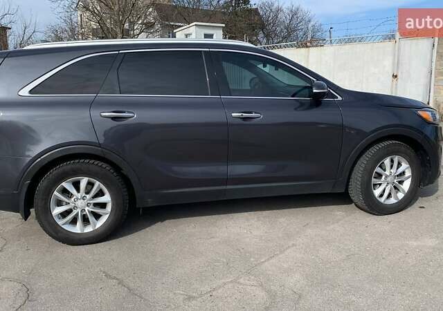 Серый Киа Соренто, объемом двигателя 2.36 л и пробегом 120 тыс. км за 18500 $, фото 2 на Automoto.ua