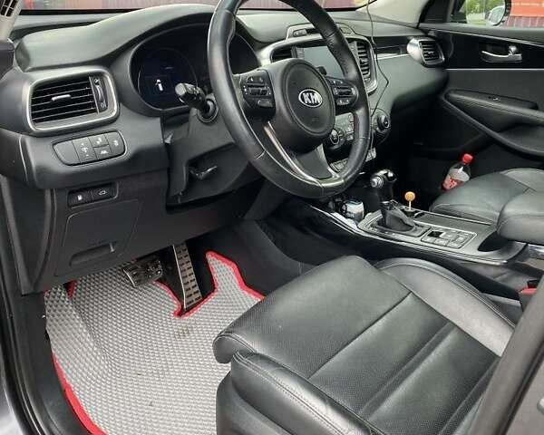 Сірий Кіа Соренто, об'ємом двигуна 2.2 л та пробігом 141 тис. км за 21300 $, фото 3 на Automoto.ua