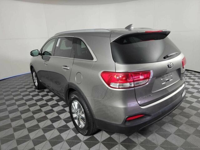 Сірий Кіа Соренто, об'ємом двигуна 0 л та пробігом 142 тис. км за 10400 $, фото 6 на Automoto.ua