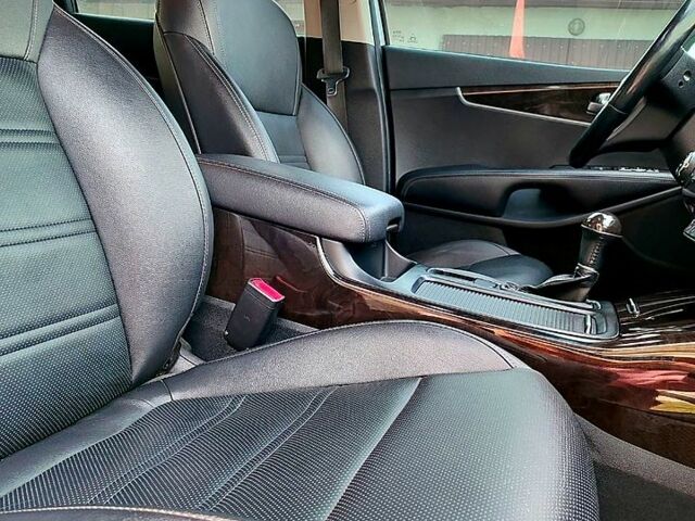 Киа Соренто 2016 в Одессе на Automoto.ua Серый Киа Соренто, объемом двигателя 2 л и пробегом 137 тыс. км за 21000 $, фото 7 на Automoto.ua