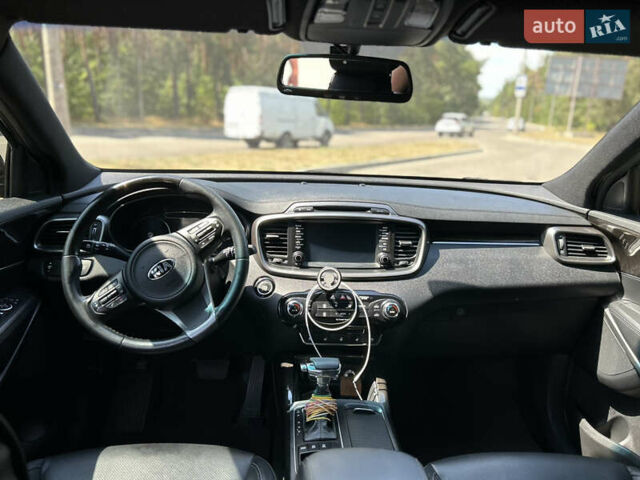 Серый Киа Соренто, объемом двигателя 2 л и пробегом 176 тыс. км за 23000 $, фото 8 на Automoto.ua