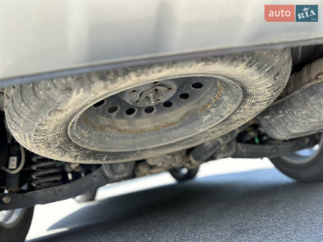 Серый Киа Соренто, объемом двигателя 2 л и пробегом 176 тыс. км за 23000 $, фото 13 на Automoto.ua