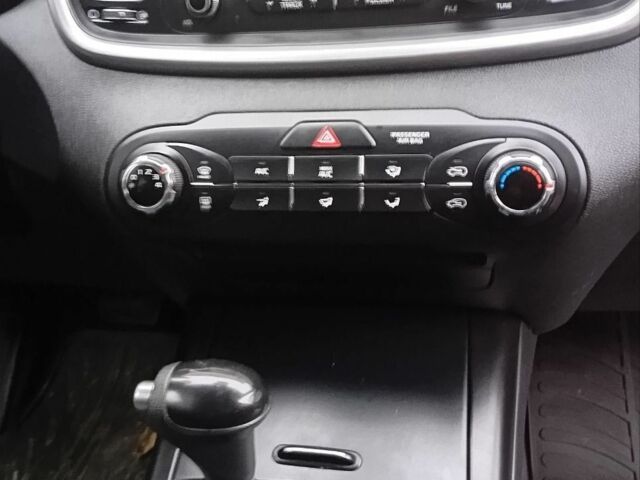 Серый Киа Соренто, объемом двигателя 4 л и пробегом 56 тыс. км за 327 $, фото 7 на Automoto.ua