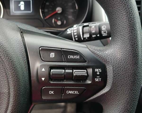 Серый Киа Соренто, объемом двигателя 2.36 л и пробегом 110 тыс. км за 14000 $, фото 12 на Automoto.ua