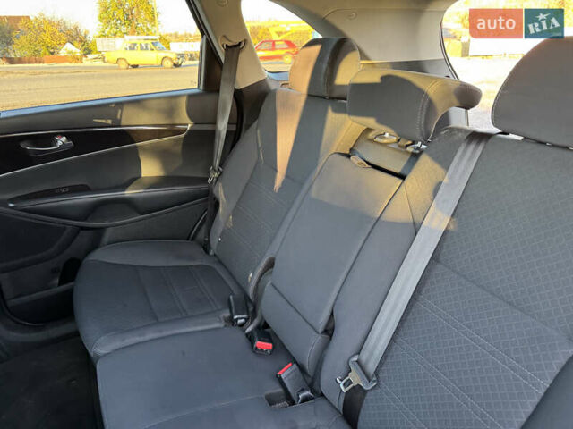 Серый Киа Соренто, объемом двигателя 2.4 л и пробегом 125 тыс. км за 14900 $, фото 20 на Automoto.ua