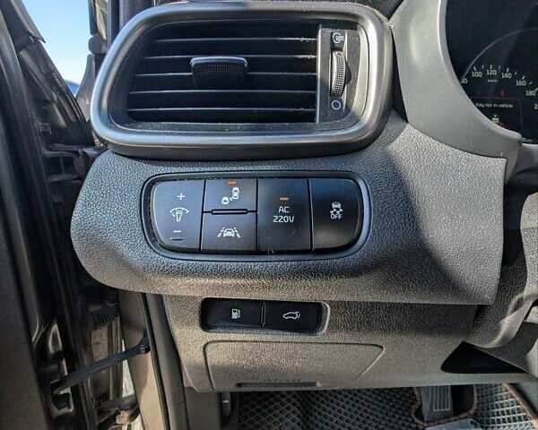 Сірий Кіа Соренто, об'ємом двигуна 2.2 л та пробігом 110 тис. км за 27500 $, фото 9 на Automoto.ua