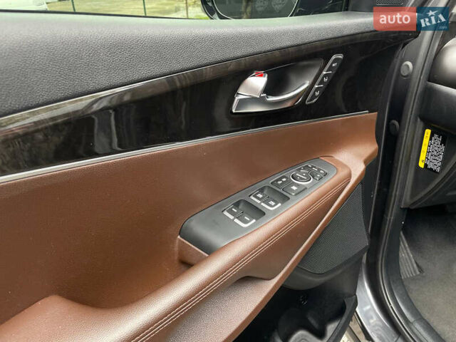 Сірий Кіа Соренто, об'ємом двигуна 2 л та пробігом 90 тис. км за 21900 $, фото 8 на Automoto.ua
