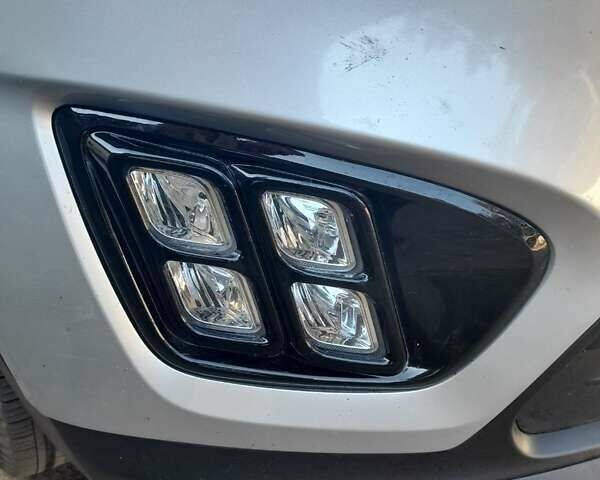 Серый Киа Соренто, объемом двигателя 2.36 л и пробегом 100 тыс. км за 14999 $, фото 14 на Automoto.ua