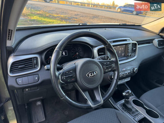 Серый Киа Соренто, объемом двигателя 2.4 л и пробегом 125 тыс. км за 14900 $, фото 24 на Automoto.ua