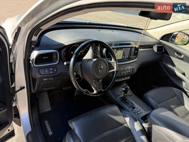 Сірий Кіа Соренто, об'ємом двигуна 2.2 л та пробігом 215 тис. км за 22500 $, фото 20 на Automoto.ua