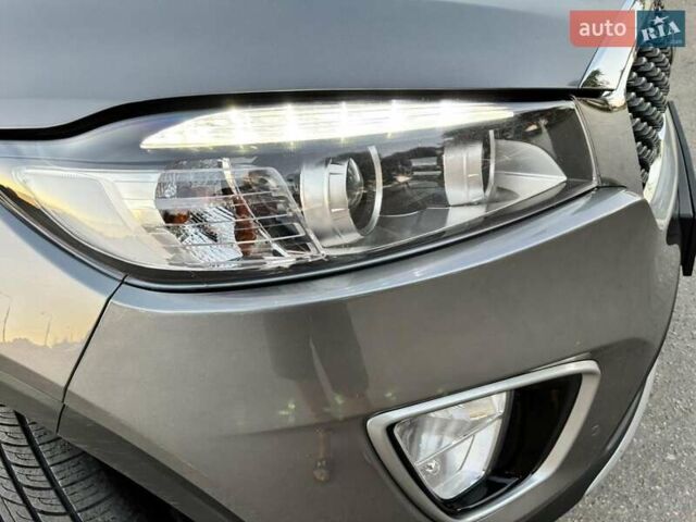 Сірий Кіа Соренто, об'ємом двигуна 2.2 л та пробігом 86 тис. км за 25500 $, фото 2 на Automoto.ua