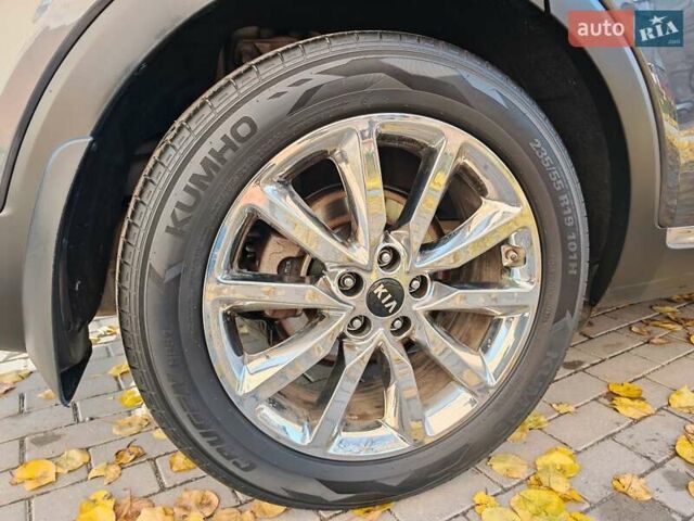 Сірий Кіа Соренто, об'ємом двигуна 2.2 л та пробігом 201 тис. км за 20500 $, фото 26 на Automoto.ua