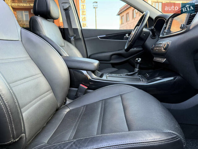 Сірий Кіа Соренто, об'ємом двигуна 2.2 л та пробігом 223 тис. км за 20750 $, фото 98 на Automoto.ua