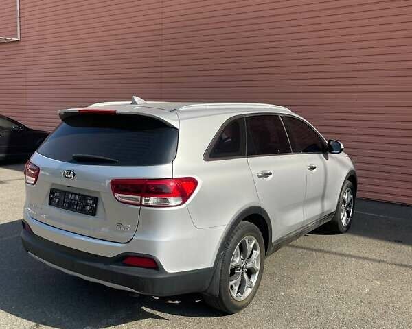 Серый Киа Соренто, объемом двигателя 2 л и пробегом 167 тыс. км за 21800 $, фото 9 на Automoto.ua