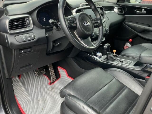 Серый Киа Соренто, объемом двигателя 2.2 л и пробегом 141 тыс. км за 21300 $, фото 4 на Automoto.ua