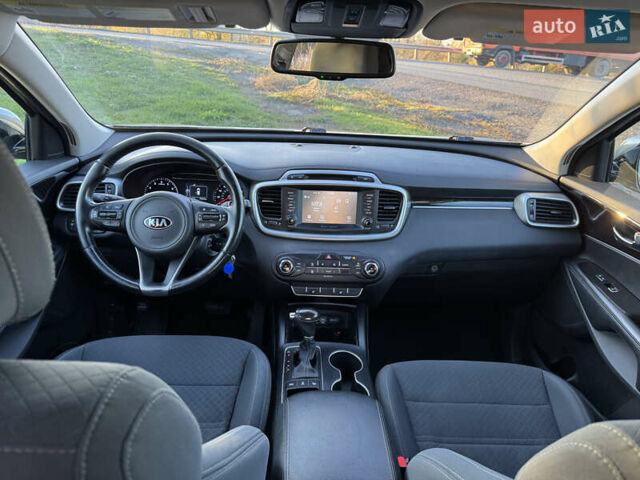 Серый Киа Соренто, объемом двигателя 2.4 л и пробегом 125 тыс. км за 14900 $, фото 21 на Automoto.ua