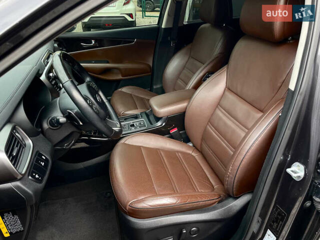 Сірий Кіа Соренто, об'ємом двигуна 2 л та пробігом 90 тис. км за 21900 $, фото 7 на Automoto.ua
