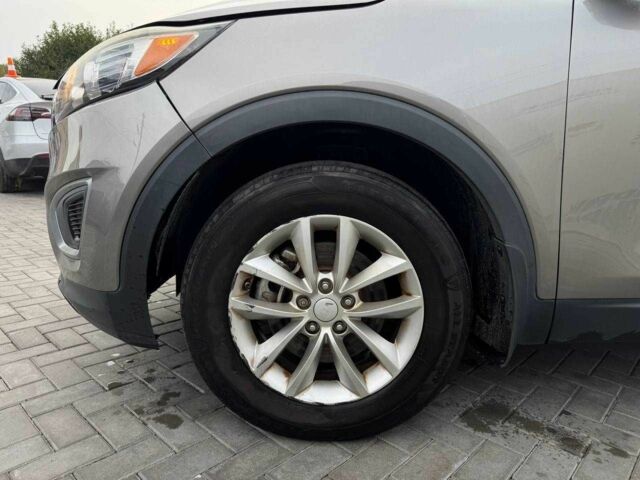 Сірий Кіа Соренто, об'ємом двигуна 2.4 л та пробігом 214 тис. км за 10900 $, фото 8 на Automoto.ua