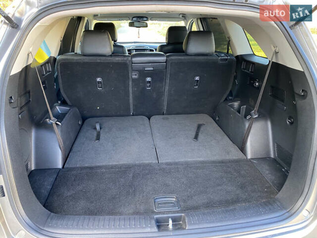 Серый Киа Соренто, объемом двигателя 3.34 л и пробегом 115 тыс. км за 15250 $, фото 13 на Automoto.ua