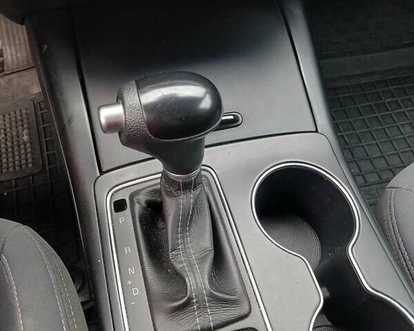 Серый Киа Соренто, объемом двигателя 2.36 л и пробегом 110 тыс. км за 14000 $, фото 10 на Automoto.ua