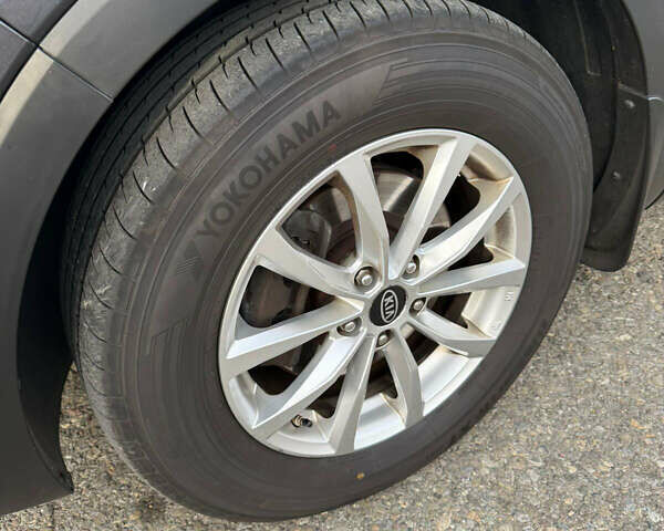 Серый Киа Соренто, объемом двигателя 2.2 л и пробегом 172 тыс. км за 22999 $, фото 7 на Automoto.ua