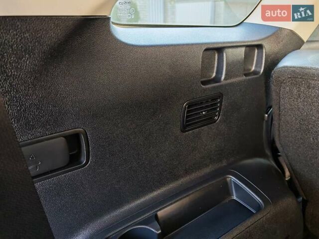 Сірий Кіа Соренто, об'ємом двигуна 2.2 л та пробігом 201 тис. км за 20500 $, фото 34 на Automoto.ua